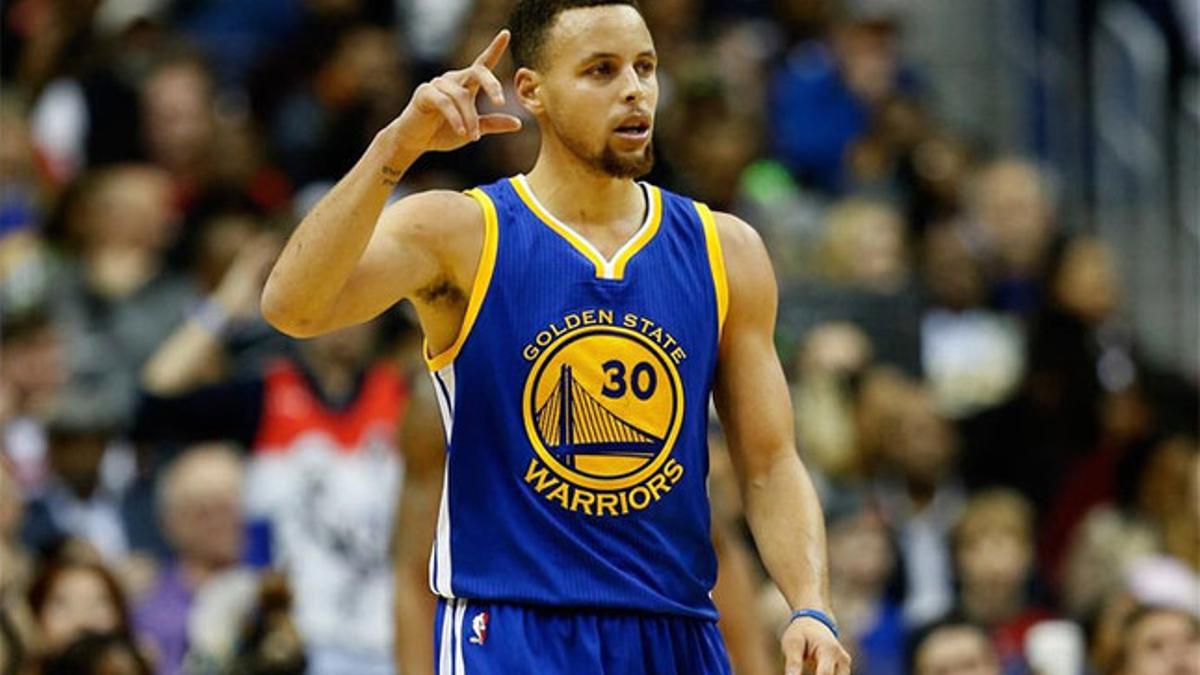 Curry encestó 51 puntos