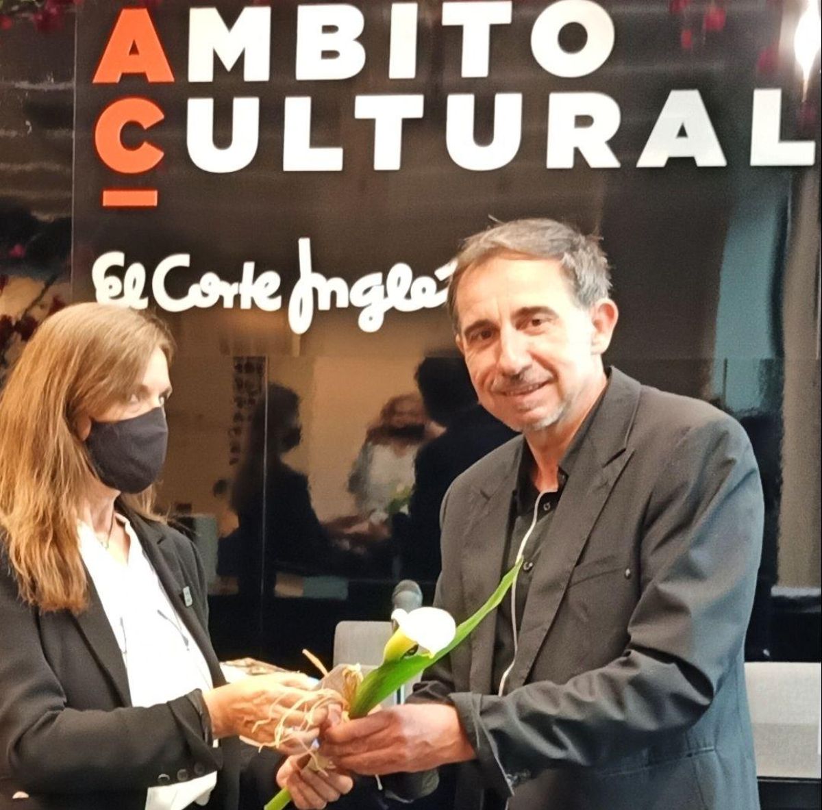 'La veu de la cultura' dedica el programa al Día del Libro