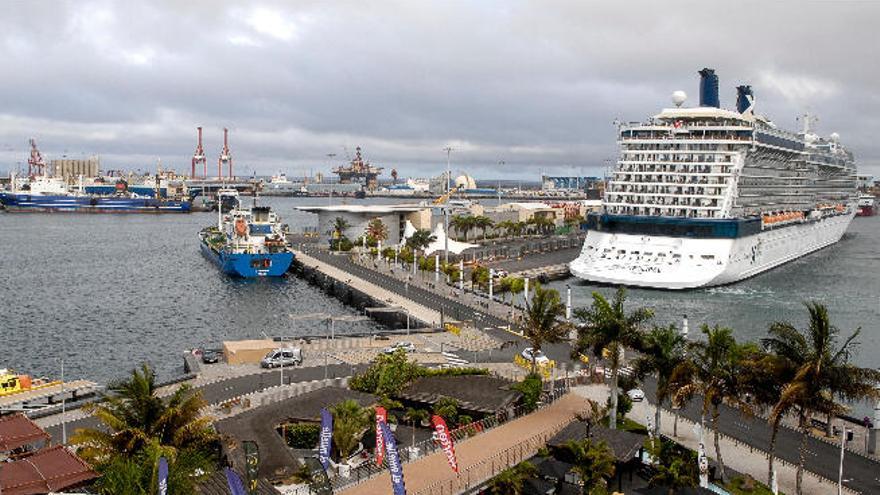 Imagen del Celebrity Eclipse, ayer, en el puerto.