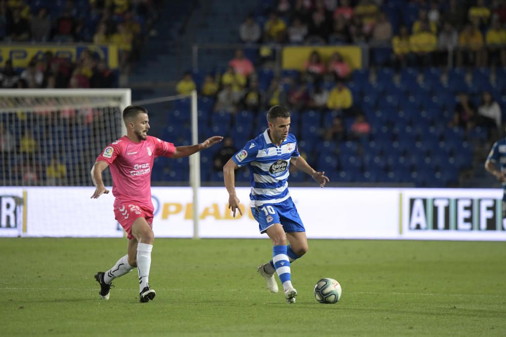 El Dépor se hunde ante la UD Las Palmas.