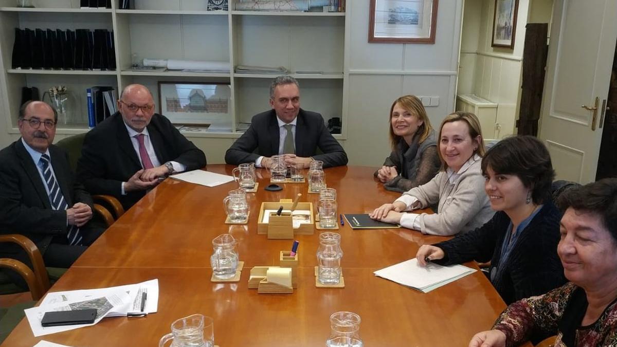 El secretario general de Infraestructuras, José Javier Izquierdo, y representantes de los municipios afectados se reunieron el pasado lunes en Madrid