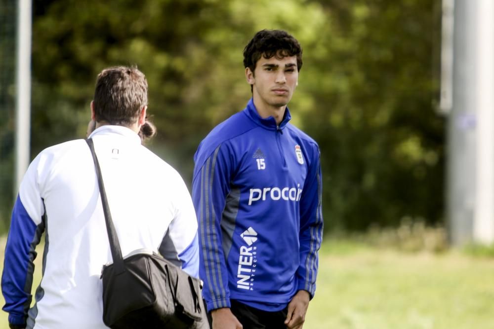 Entrenamiento del Real Oviedo tras el partido en Lugo