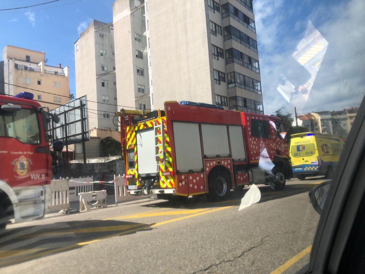 Coche de bomberos en el lugar del suceso