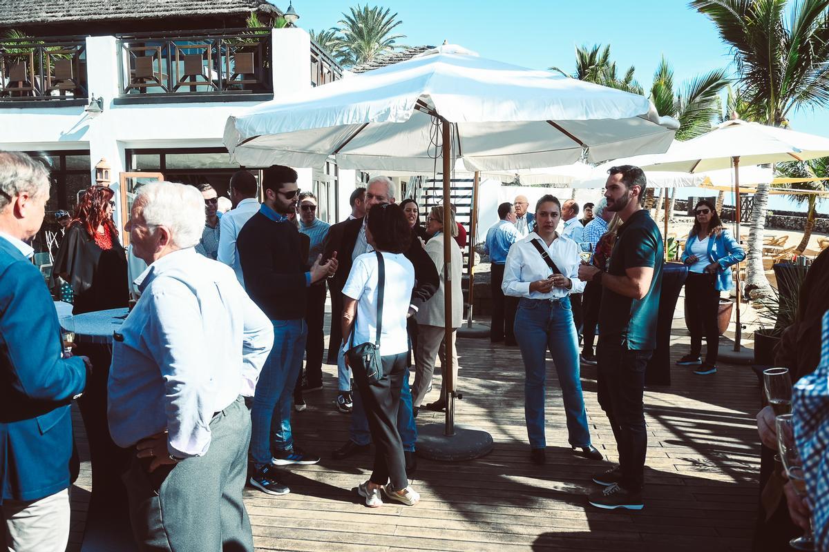 Un momento del brindis navideño del sector turístico de Lanzarote celebrado en el Hotel Secrets Lanzarote, en Puerto Calero el pasado martes.