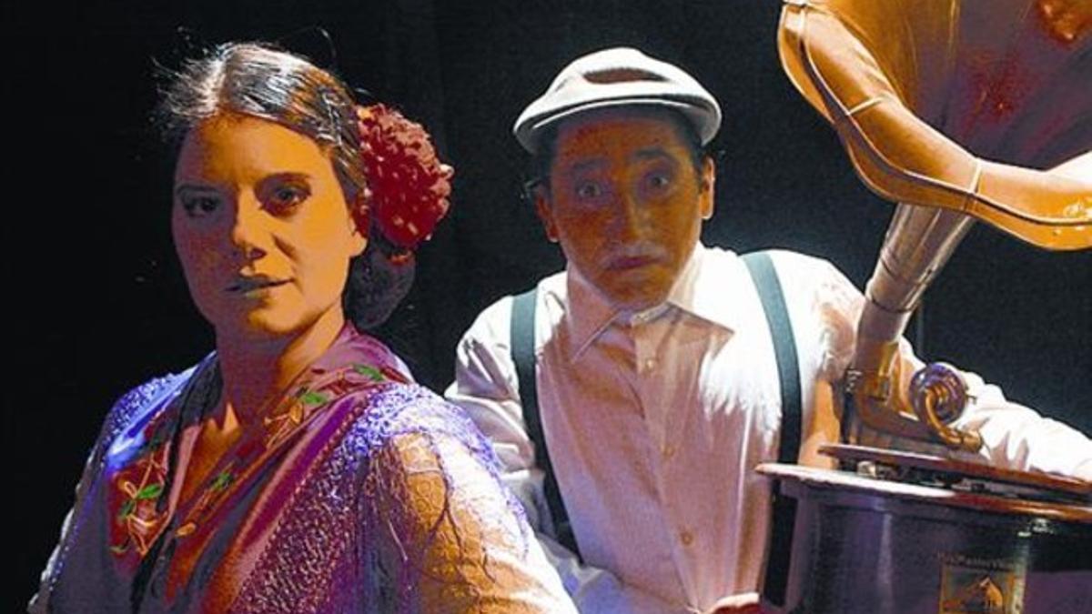 Savina Figueras y Frank Capdet, en una escena de 'Ay, Carmela'.