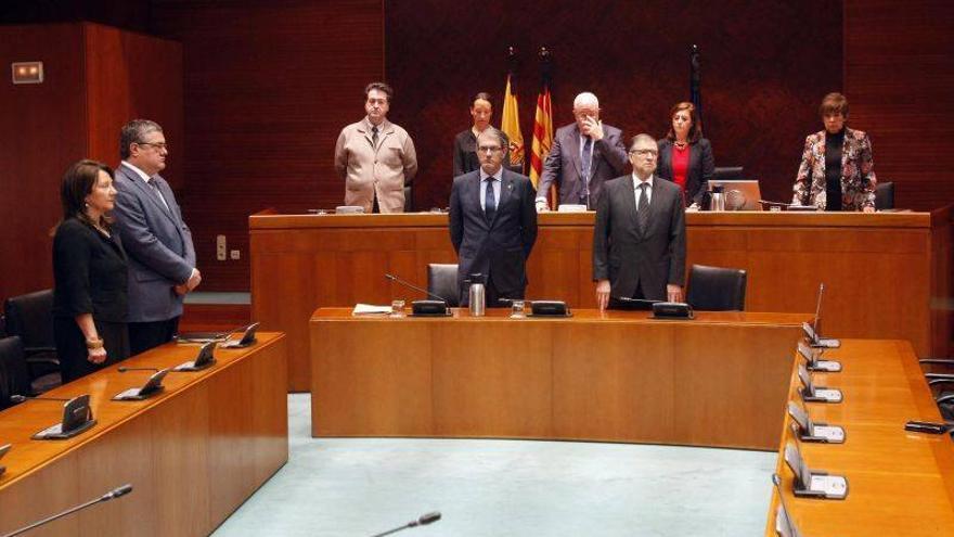 Sentido homenaje en las Cortes y en el Ayuntamiento de Zaragoza