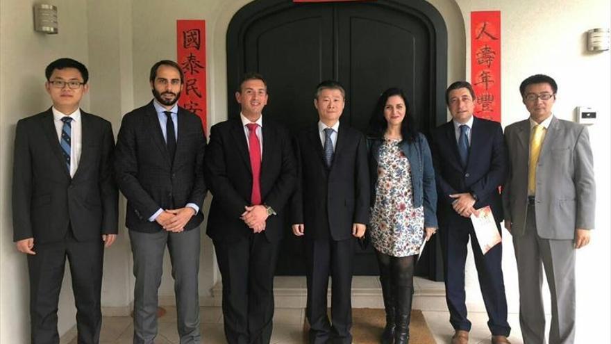 La embajada china recibe en Madrid a empresarios locales