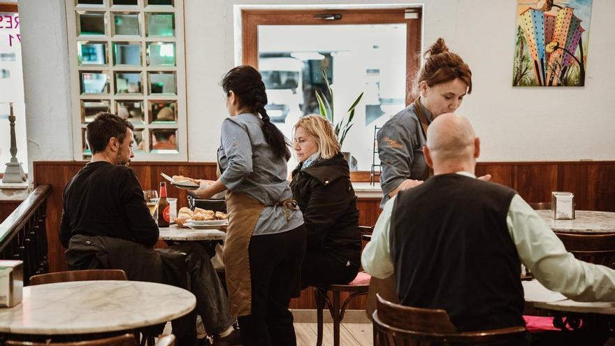 VÍDEO | El Govern prepara la creación de vales descuento para los restaurantes de Baleares siguiendo el ejemplo del comercio