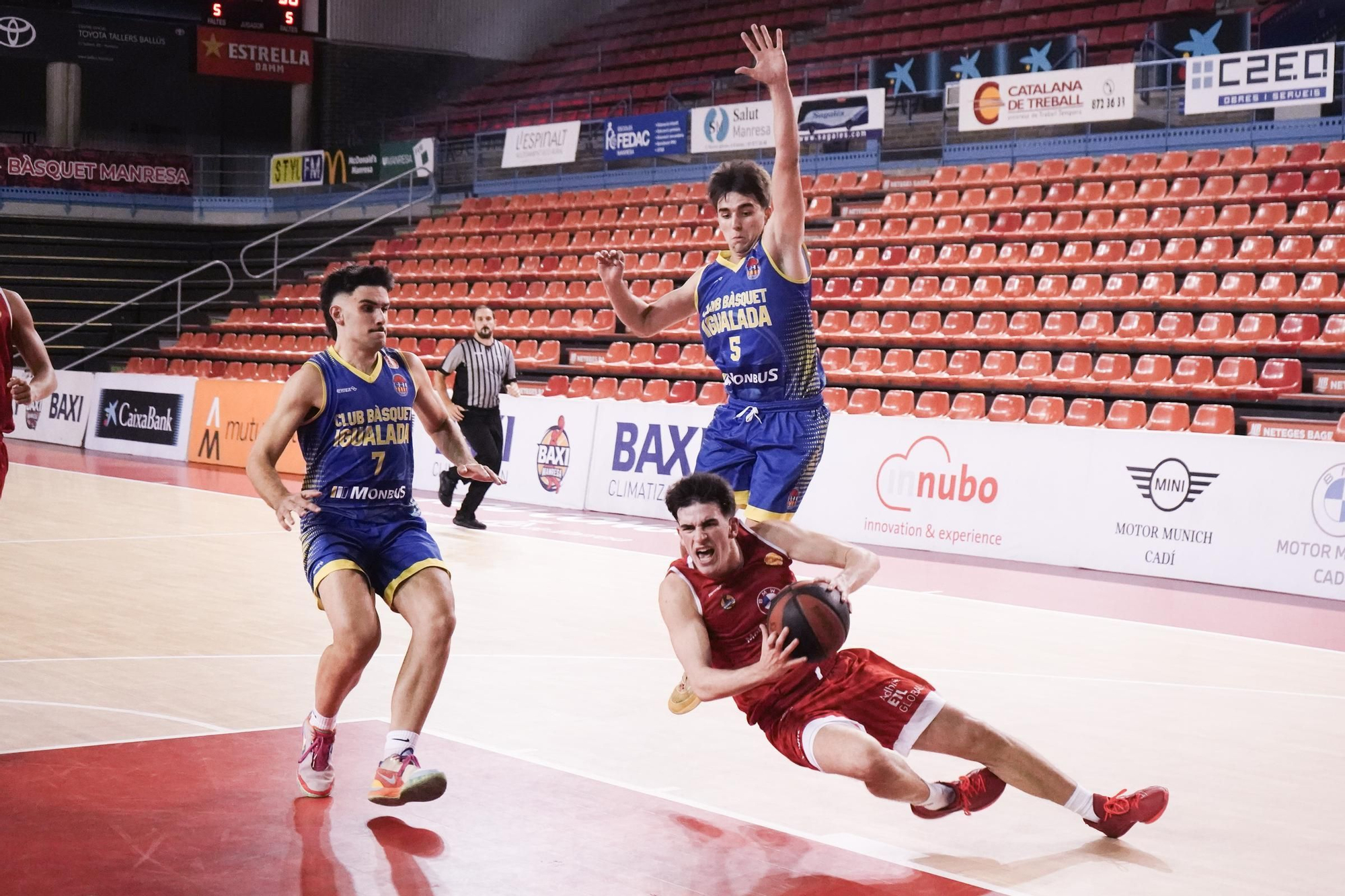 Totes les imatges del Bàsquet Manresa B - Cadí