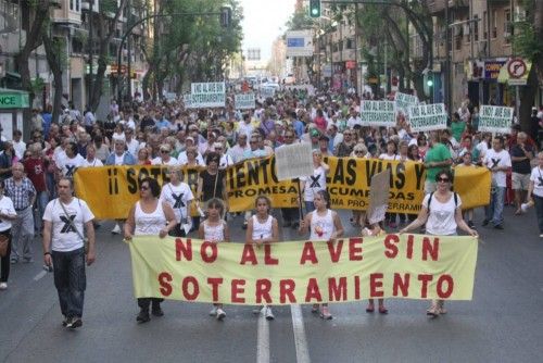 Manifestación en Murcia a favor del soterramiento de las vías del tren