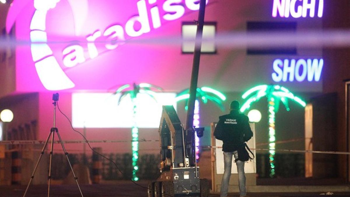 La situación en torno al prostíbulo Paradise tras el aviso de coche bomba.