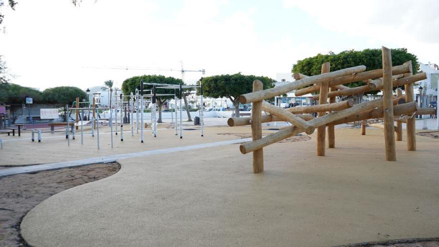 El nuevo parque infantil de Jesús:  juegos de última generación y  equipos de calistenia