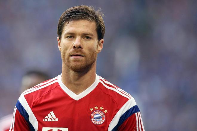 Xabi Alonso, en uno de los partidos que disputó como jugador del Baye