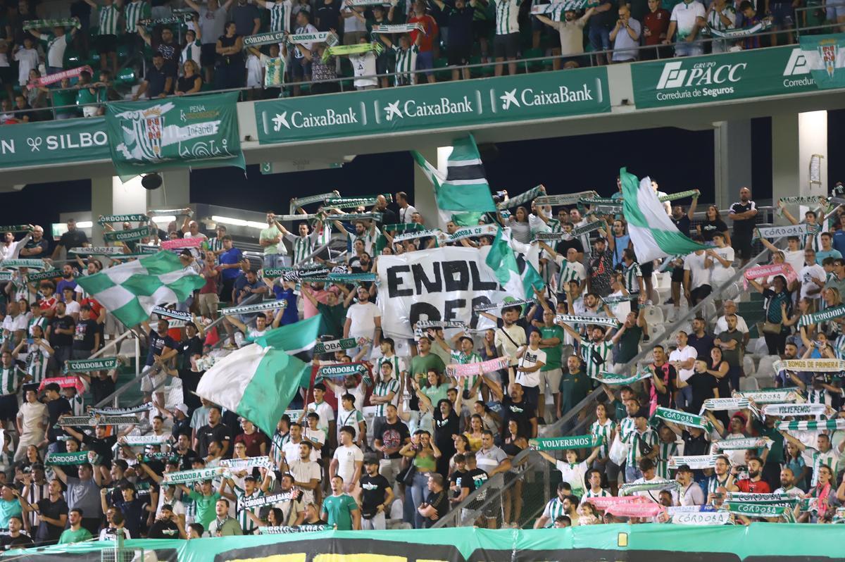 Córdoba CF - Ibiza : las imágenes de la afición en El Arcángel