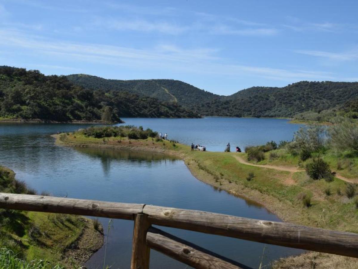 Vía Verde El Ronquillo, uno de los planes favoritos de turismo activo en familia cerca de Sevilla