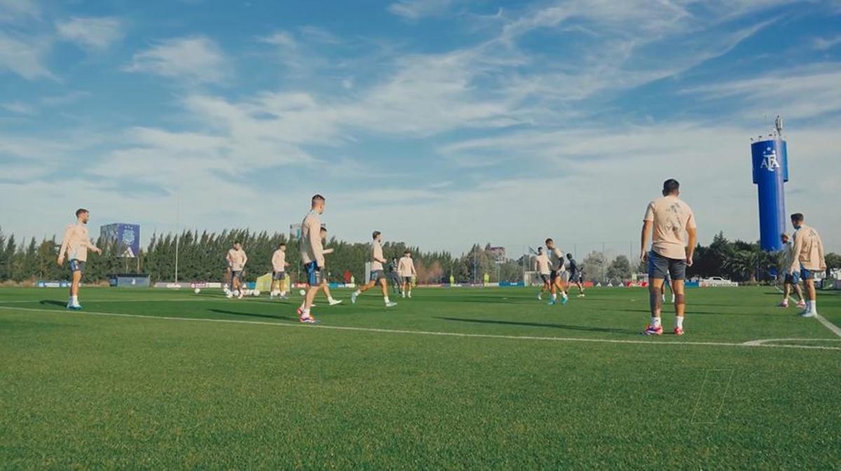 Argentina prepara sus partidos contra Chile y Colombia sin Messi ni Di María