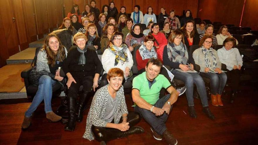 Los asistentes al curso junto al ponente de la última charla. // Iñaki Abella