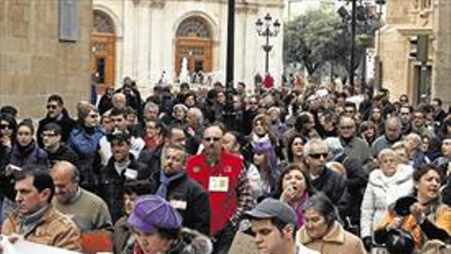 Los dependientes de Castellón salen a la calle por el recorte de las ayudas al 50%