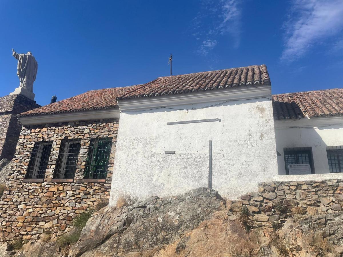 Fotogalería | La Cofradía de la Montaña de Cáceres recupera la cafetería tras años de litigio Fotogalería | La Cofradía de la Montaña de Cáceres recupera la cafetería tras años de litigio
