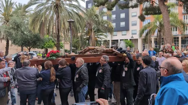 El Cristo del Grao escenifica su llegada al puerto en su fiesta grande