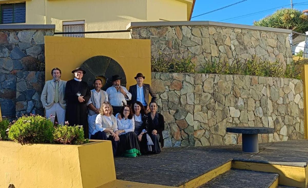 Los componentes del grupo de teatro Piedra de Molino que este sábado darán el pregón de las fiestas de San José 2026