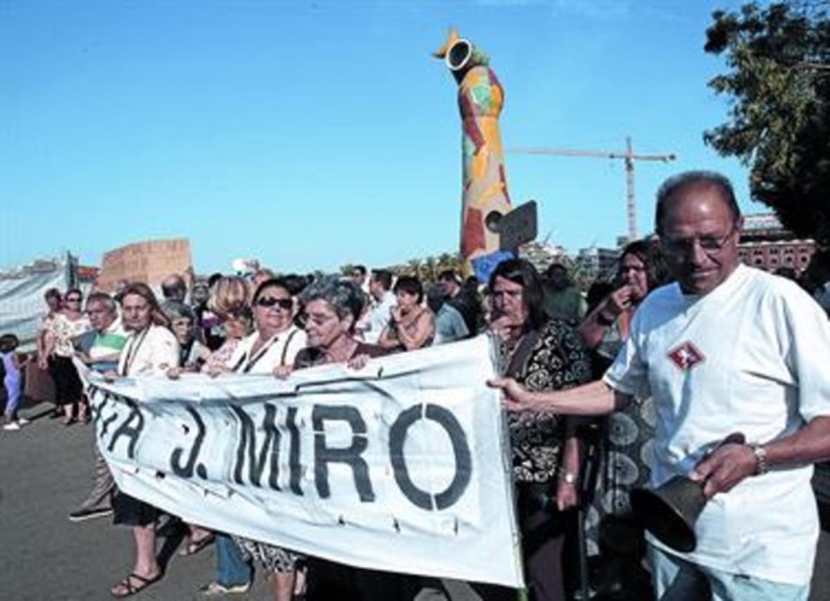Un moment de la protesta veïnal d’ahir al parc de l’Escorxador. Un moment de la protesta veïnal d’ahir al parc de l’Escorxador.