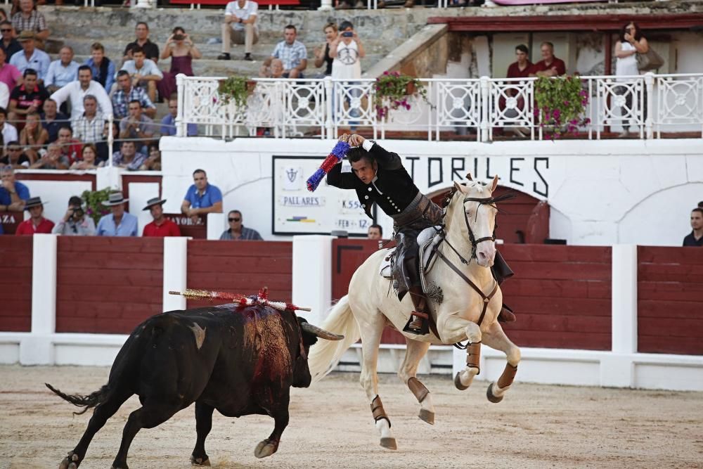 Rejoneo en la feria taurina de Begoña.