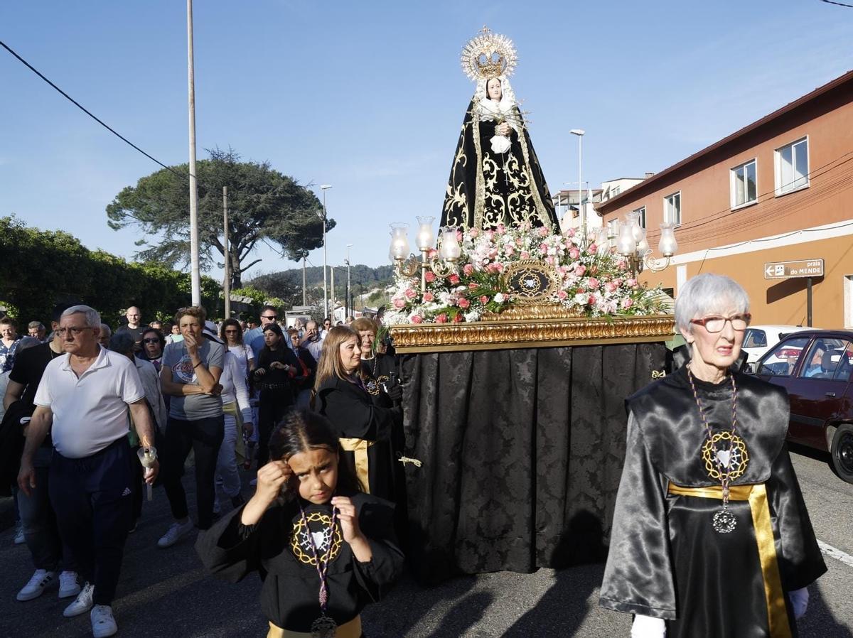 Decenas de fieles abarrotan Teis en la procesión de Nuestro Padre Jesús Nazareno Decenas de fieles abarrotan Teis en la procesión de Nuestro Padre Jesús Nazareno