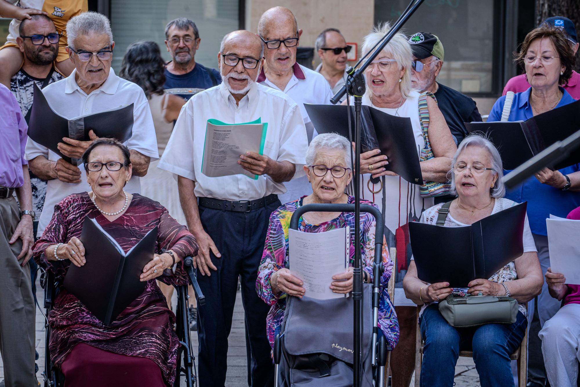 La revetlla i la flama del Canigó arriben a Manresa