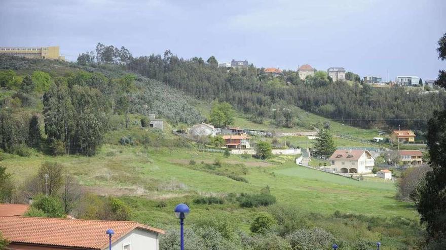 Terrenos afectados por el trazado previsto para el vial 18.