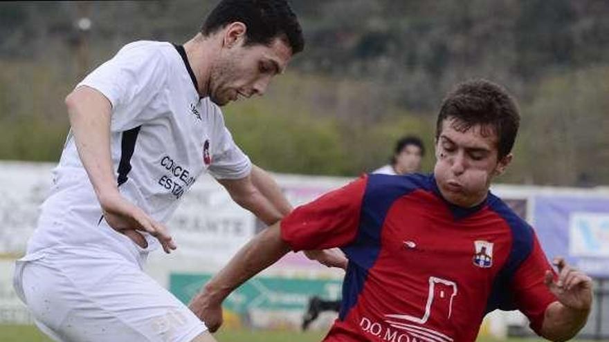 El Verín debe remontar un gol ante el Taboadela. // Brais Lorenzo