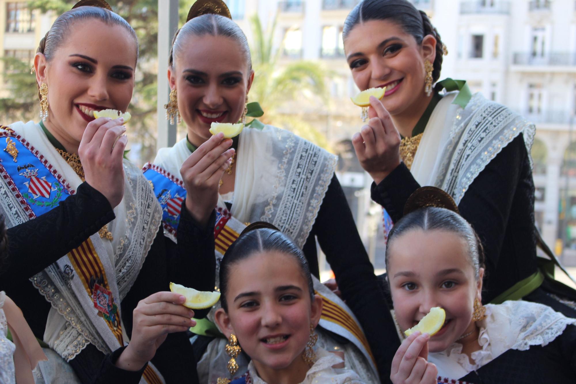 Cuando las "Fallas Limoneras" subieron al balcón de la "mascletà"