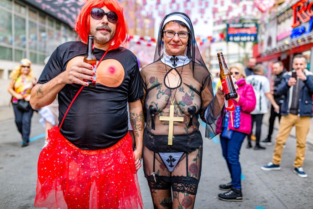 Más de 35.000 personas participan en una gran fiesta de disfraces que se celebra cada año el jueves siguiente a las Fiestas Mayores Patronales