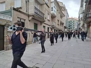 Un tubo con "ruido" de la naturaleza recorre las calles de Cangas