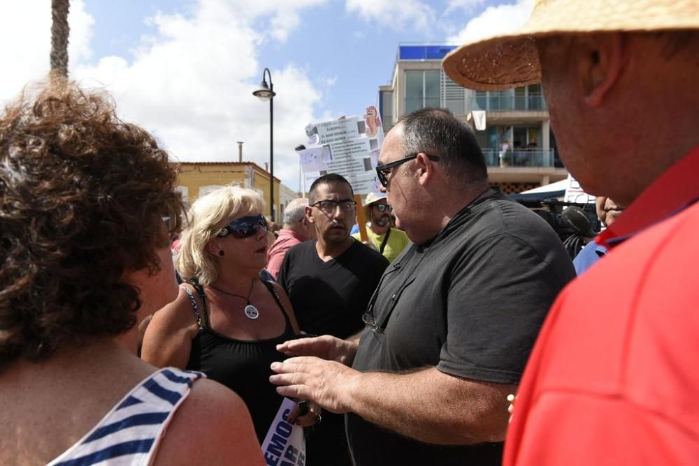 Protestas por el estado del Mar Menor en Los Nieto