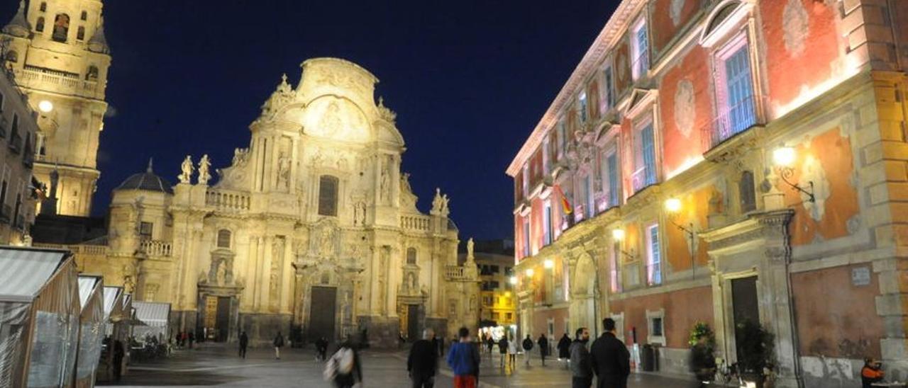 La Catedral de Murcia, iluminada.