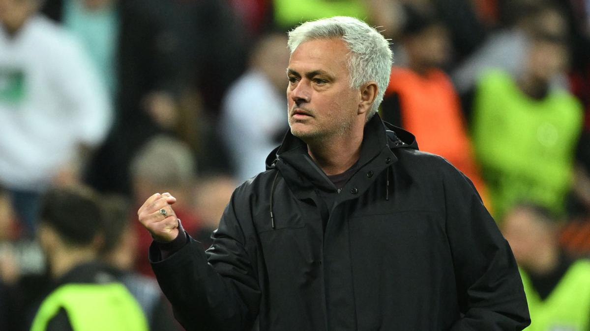 Mourinho, celebrando un gol de la Roma