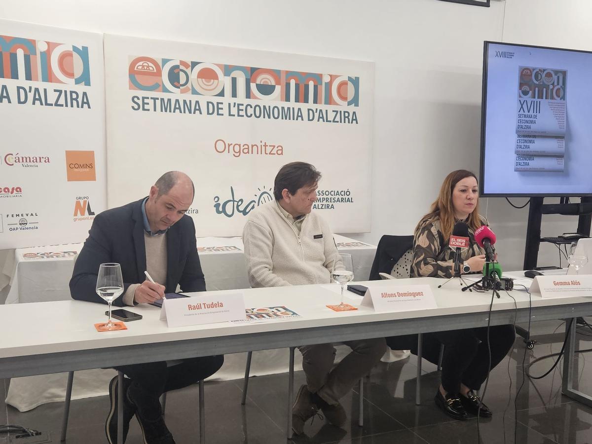 Raúl Tudela, Alfons Domínguez y Gemma Alós, durante la presentación.