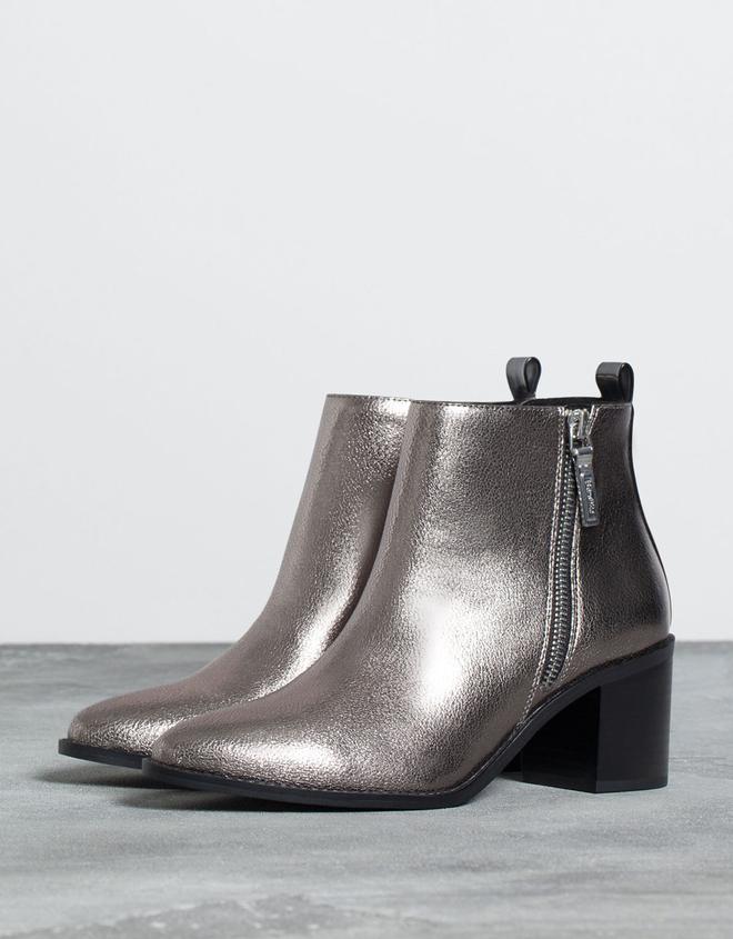 Botines plateados con tacón cuadrado, Bershka