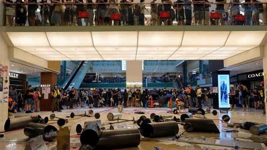 Nuevas protestas en los centros comerciales de Hong Kong