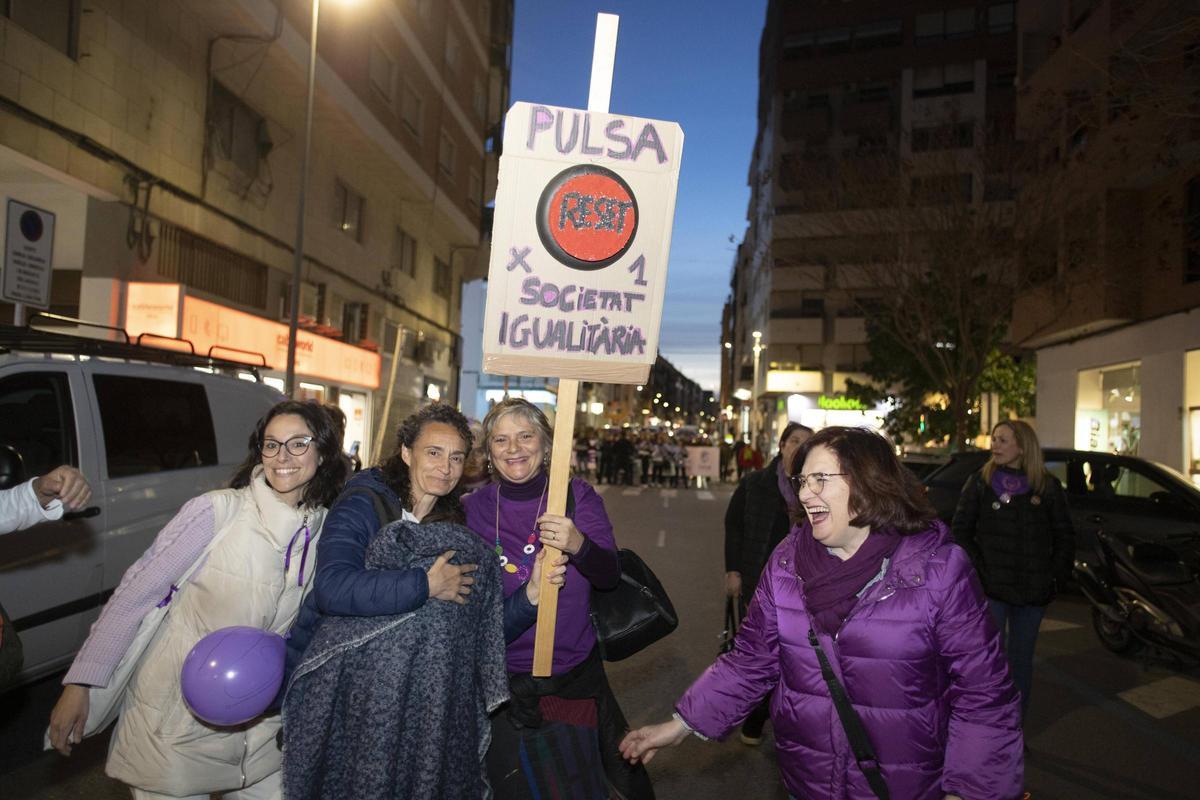 Participantes de una manifestación por el Día de la Mujer en Xàtiva, en una imagen de archivo.