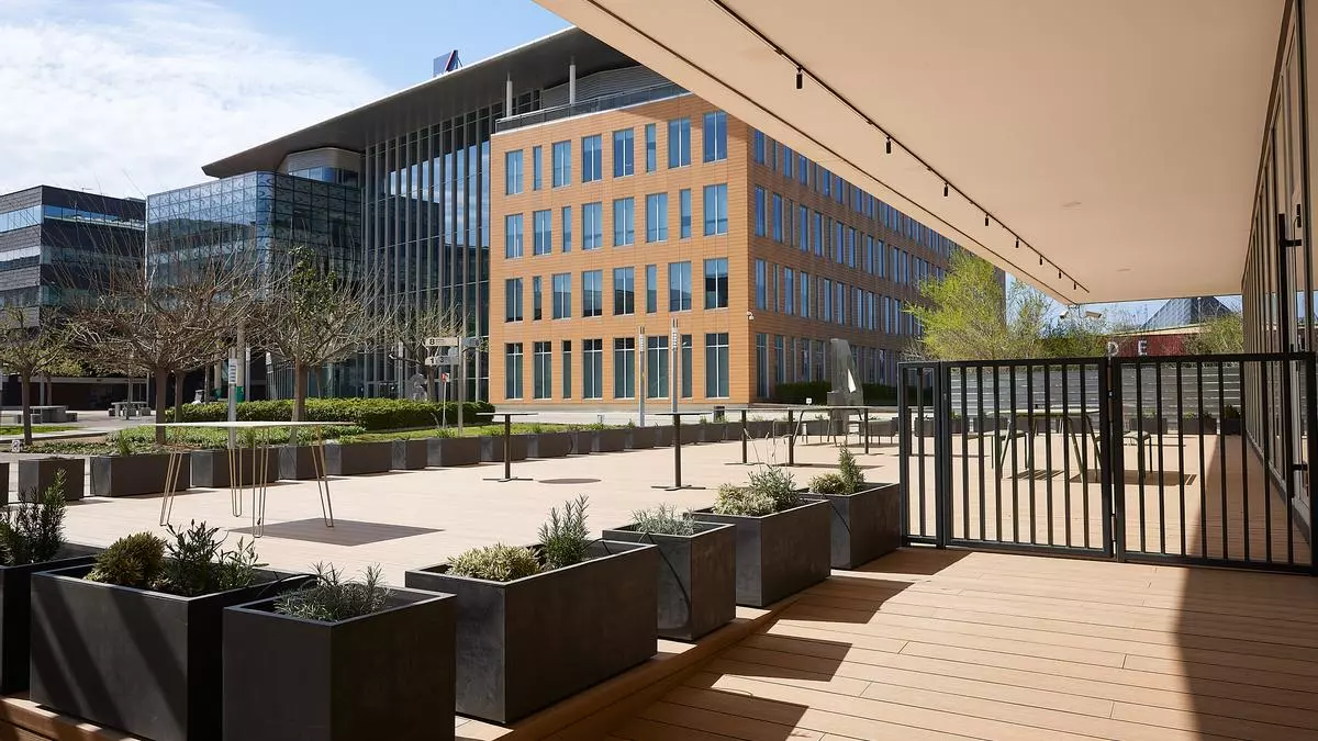 Corum AM culmina de la mano de Lysander la reforma de las oficinas de Revlon en las afueras de Barcelona