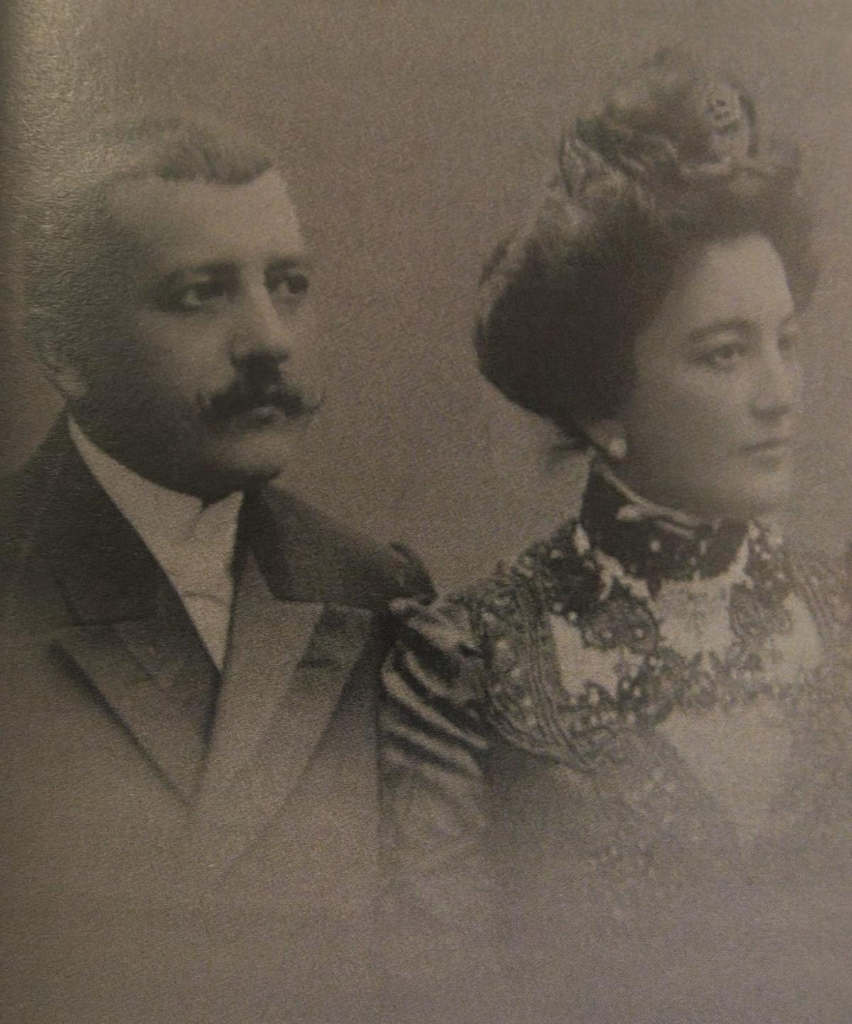 Don José Lizama y Doña Isaura Dosal.