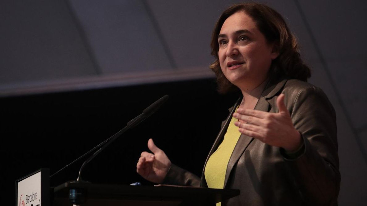 La alcaldesa Ada Colau, este domingo en el Disseny Hub, en el acto para presentar la lista de Barcelona En Comú a las municipales.