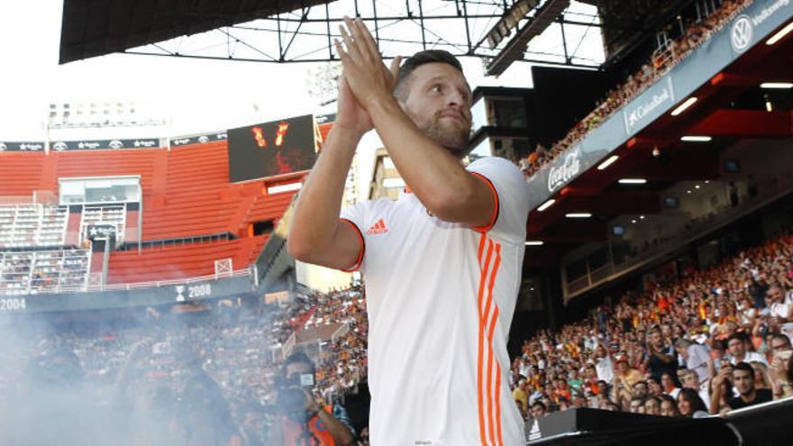 El Valencia hace planes con Shkodran Mustafi