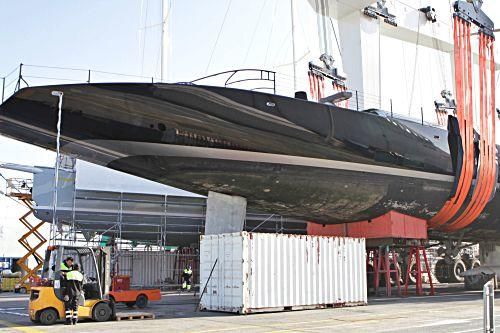 Bis zu 1.000 Tonnen schafft der neue Schiffskran auf der Alten Mole. Die Investition von STP Shipyard Palma symbolisiert den Boom einer strategischen Branche der Insel. Ein Besuch auf der Werft