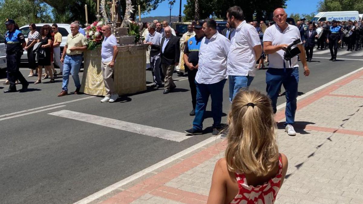 Un momento de la procesión de la Virgen de la Cuevita, ayer. | | LP/DLP