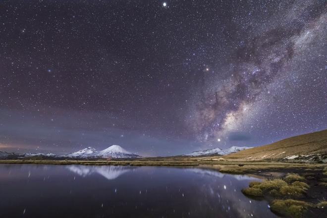 La Coordillera de los Andes, debido a su poca contaminación visual, es uno de los mejores lugares para observar las auroras