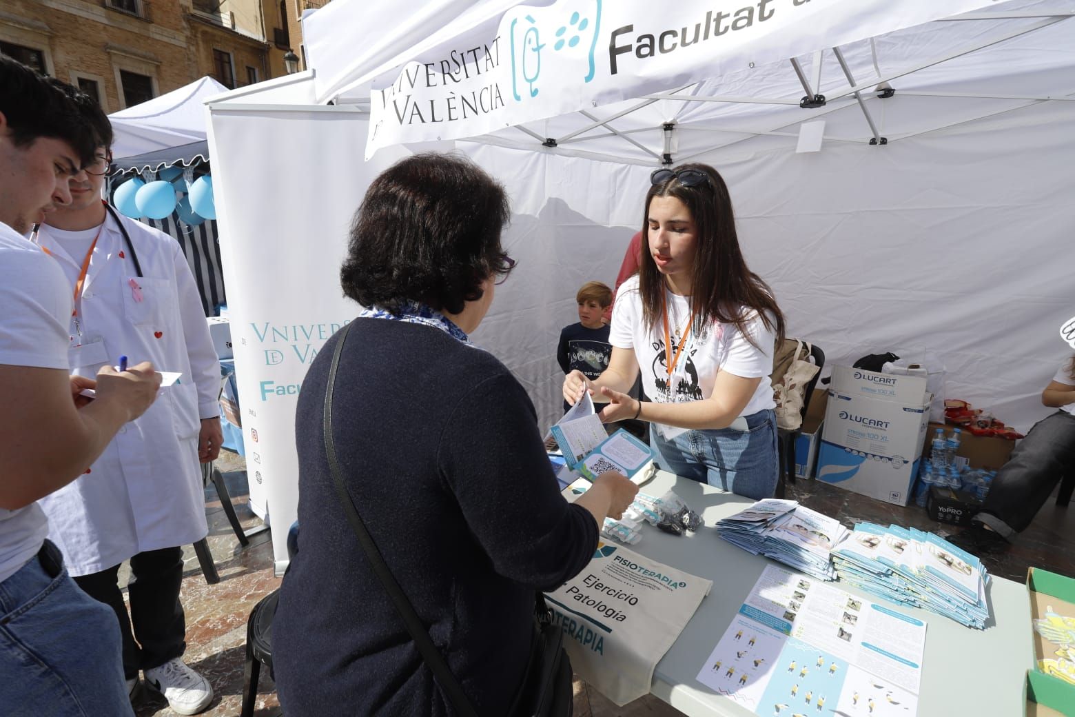 Estudiantes de Medicina organizan una Feria de la Salud en València