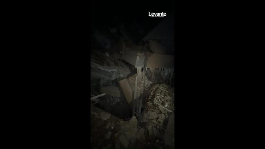 Afectados por el terremoto de Venezuela buscan desesperados a sus familiares